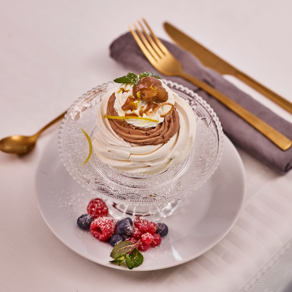 Pavlova Torte mit Maroni Creme Pavlova Torte mit Maroni Creme
