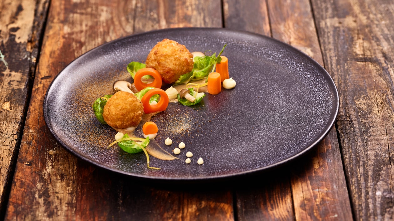 Vegane Arancini mit Pilzpüree und Kohlsprossen Salat – Vegane Arancini mit Pilzpüree und Kohlsprossen Salat –