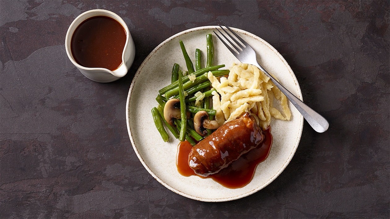 Rindsroulade mit Bohnen und Spätzle –  