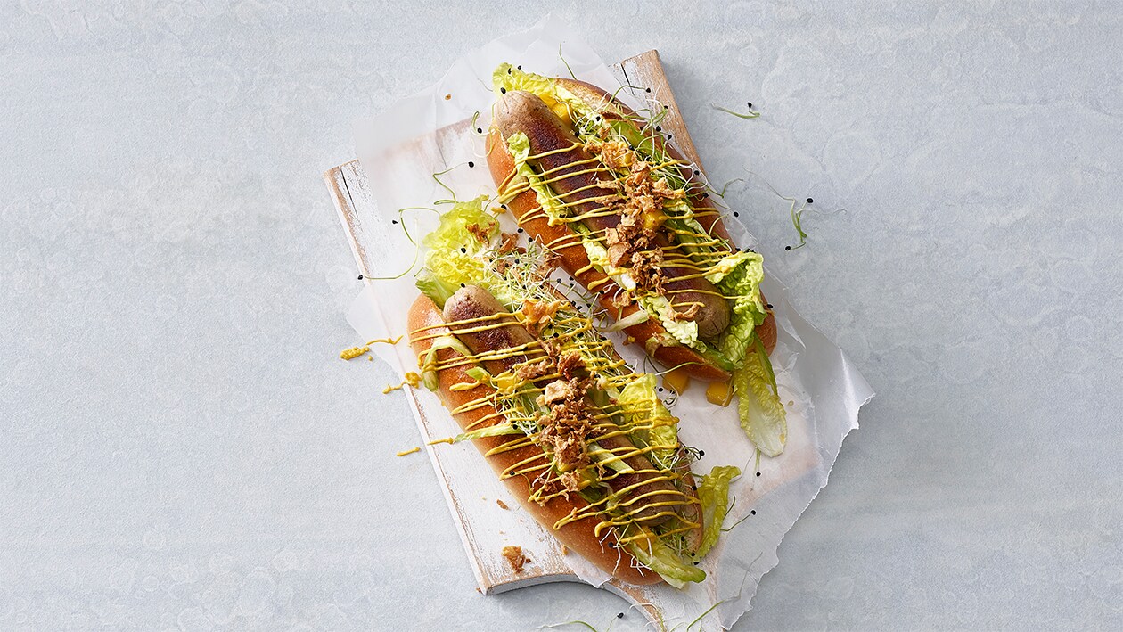 Hot Dog mit knusper Zwiebeln – Hot Dog mit knusper Zwiebeln –