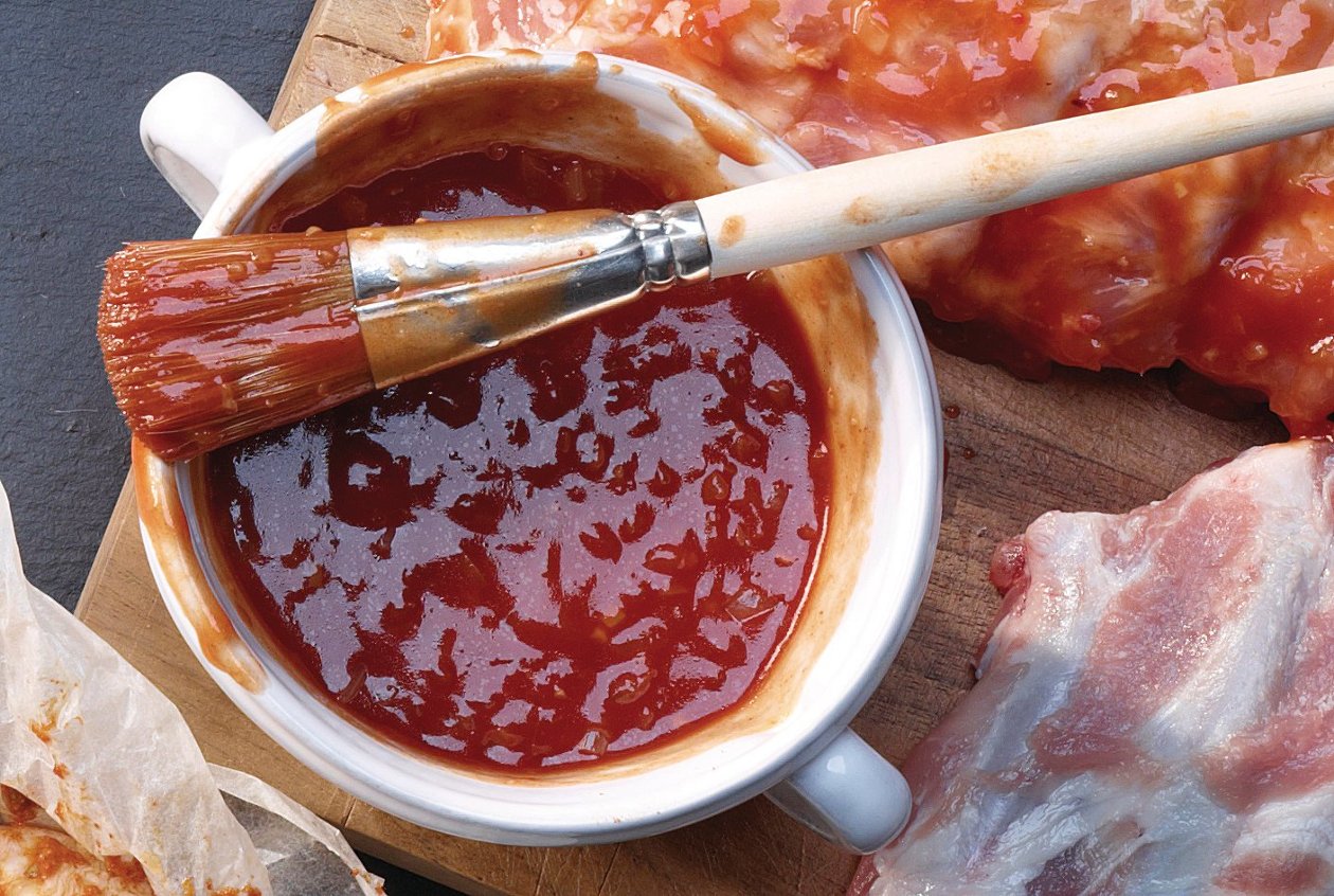 Marinade für Spare-Ribs: Würzige BBQ-Sauce mit Raucharoma