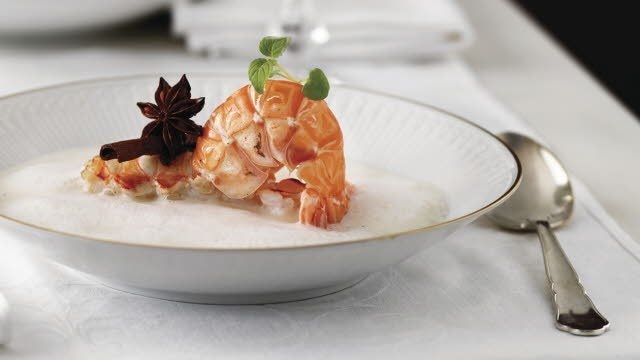 Champagner-Zimt-Suppe mit Scampi