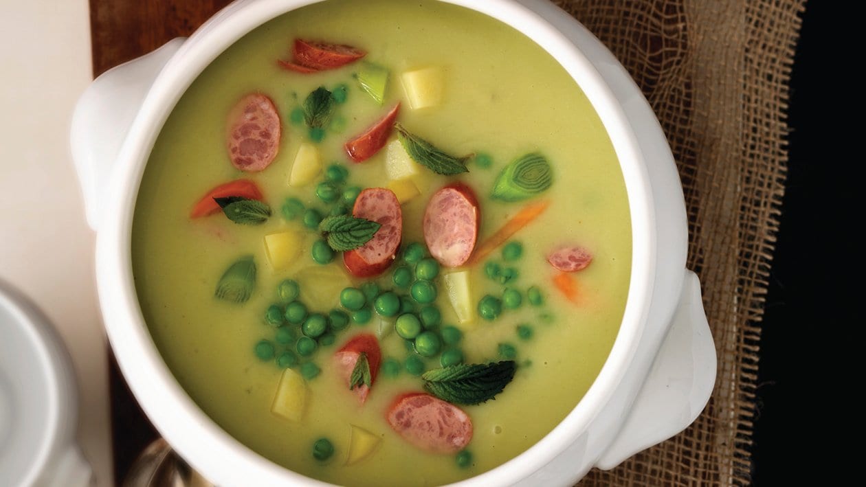 Erbsencremesuppe mit Wasabi und Wurst –  