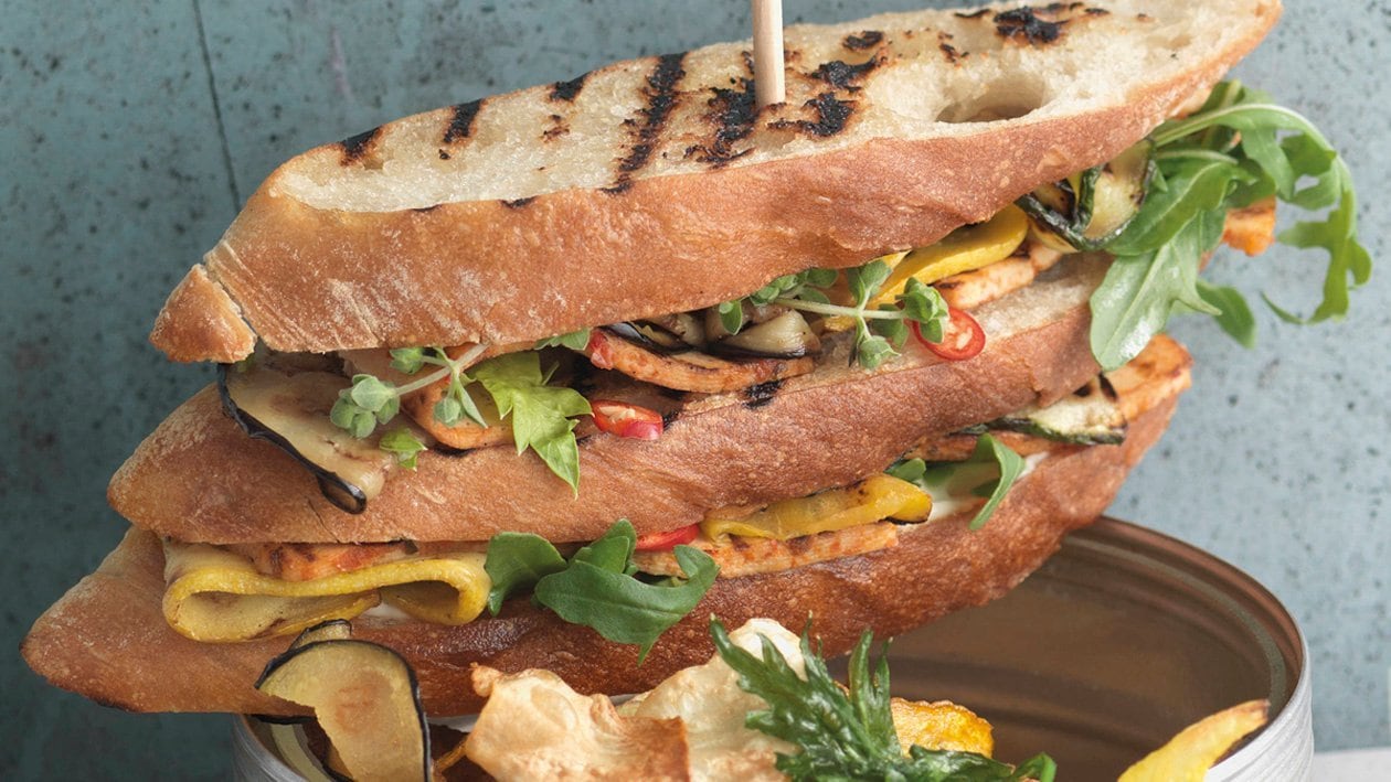 Vegan Club-Sandwich (mit Chips) –  