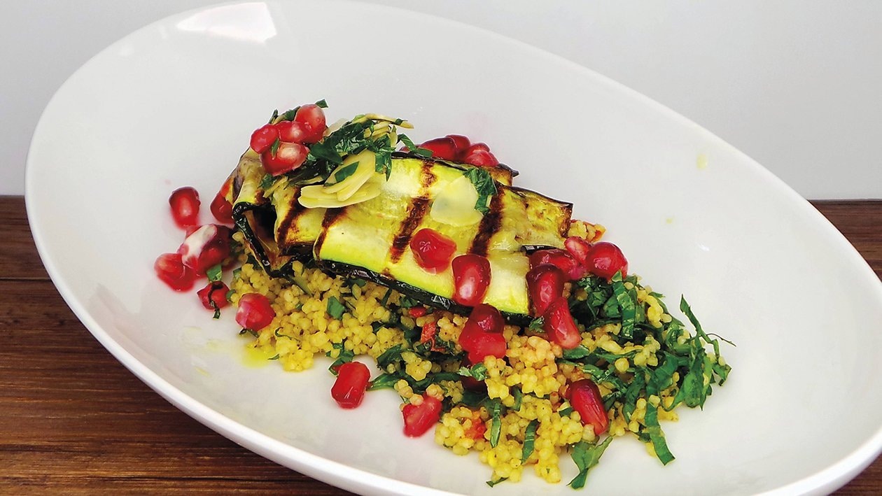 Trilogie von libanesischer Mezze, Gegrillte Zucchini auf Taboulé und Granatapfel, Teil 3 –  