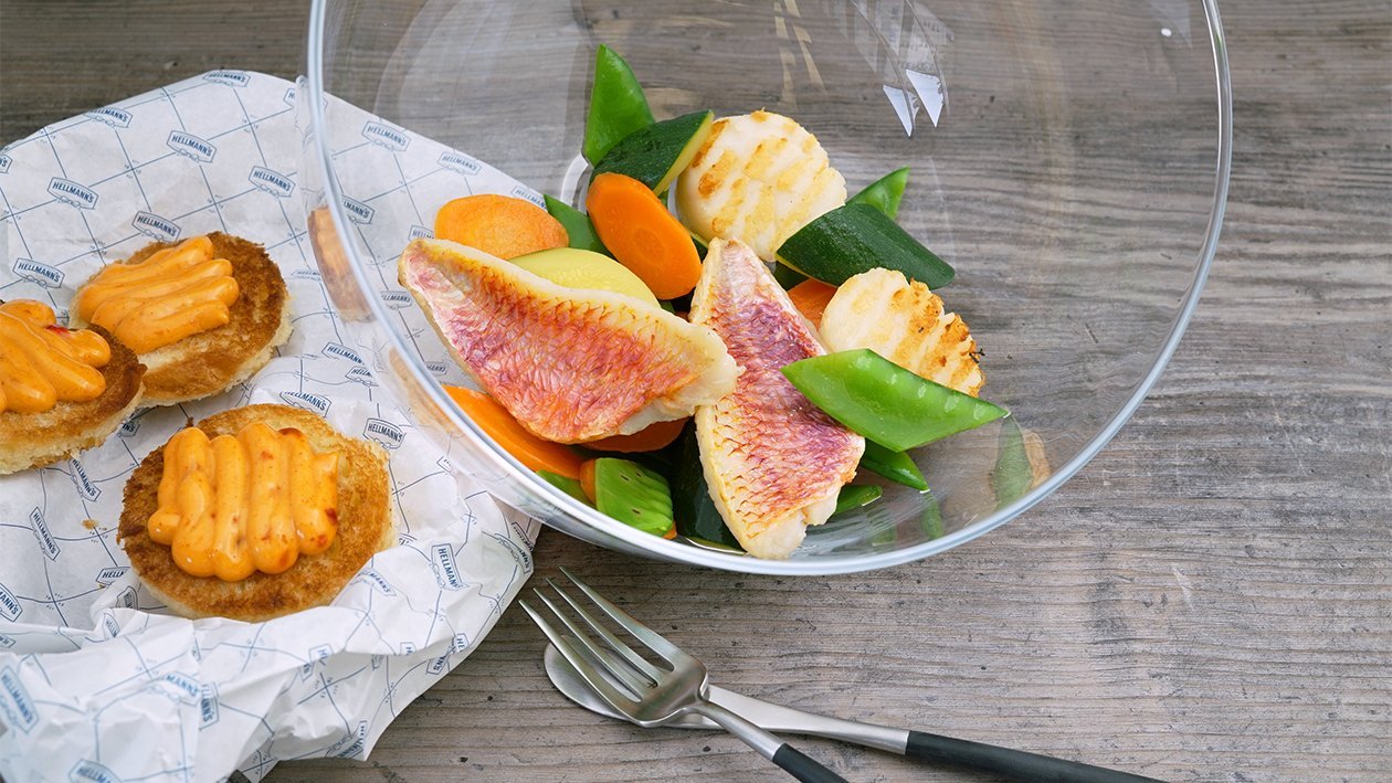 Gegrillte Jacobsmuschel Red Snapper, Gemüsepfanne und gratinierte Paprika Mayonnaise –  