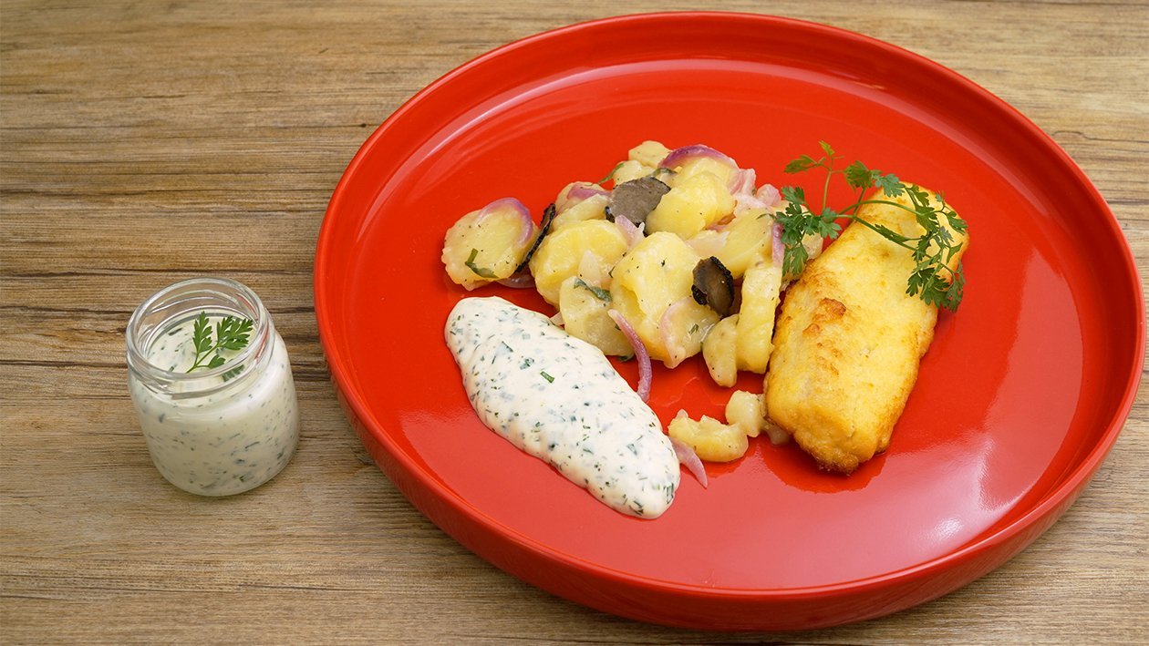 Holsteiner Backfisch Trüffelten-Kartoffeln-Salat, Kräuter Mayonnaise Holsteiner Backfisch Trüffelten-Kartoffeln-Salat, Kräuter Mayonnaise
