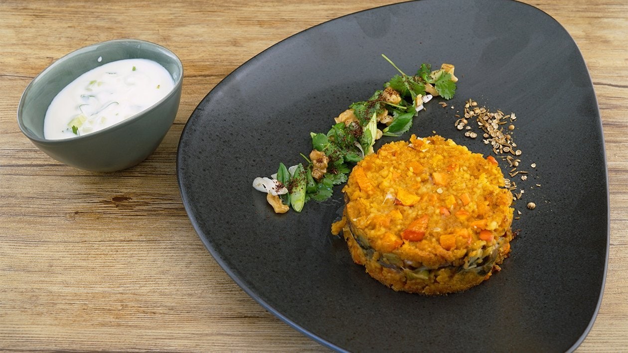 Kichererbsen, Kürbis und Frühlingszwiebeln mit Joghurt Dipp