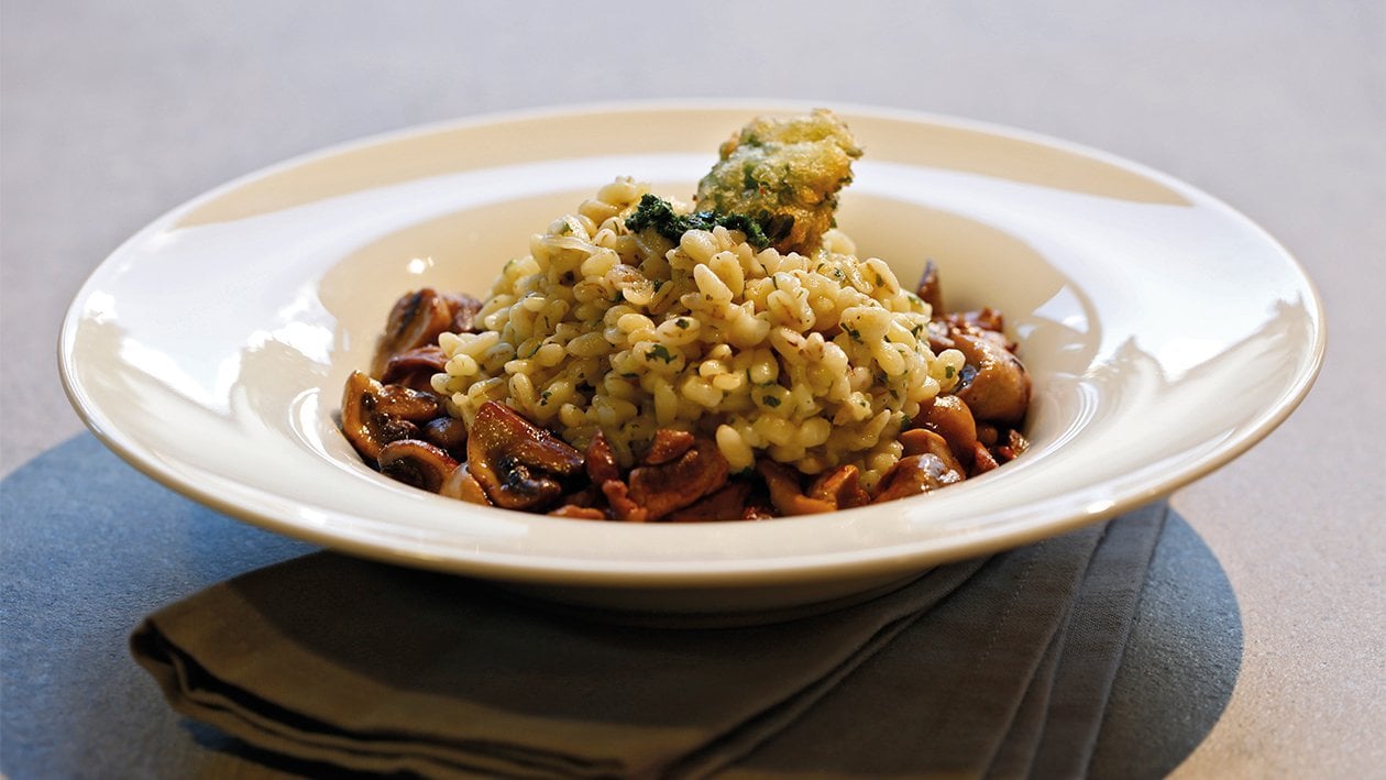 Perlgraupen-Risotto auf gebratenen Champignons –  