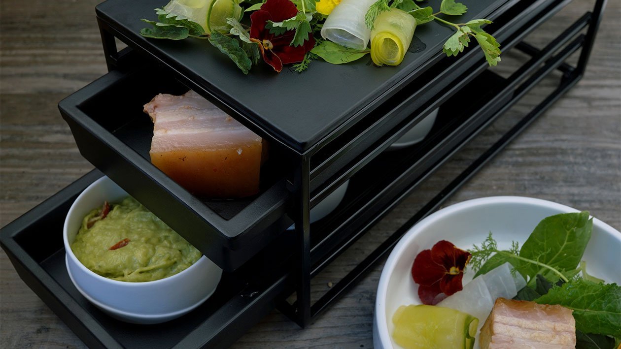 Asiatischer Schweinbauch mit pikanter Guacamole – Asiatischer Schweinbauch mit pikanter Guacamole –