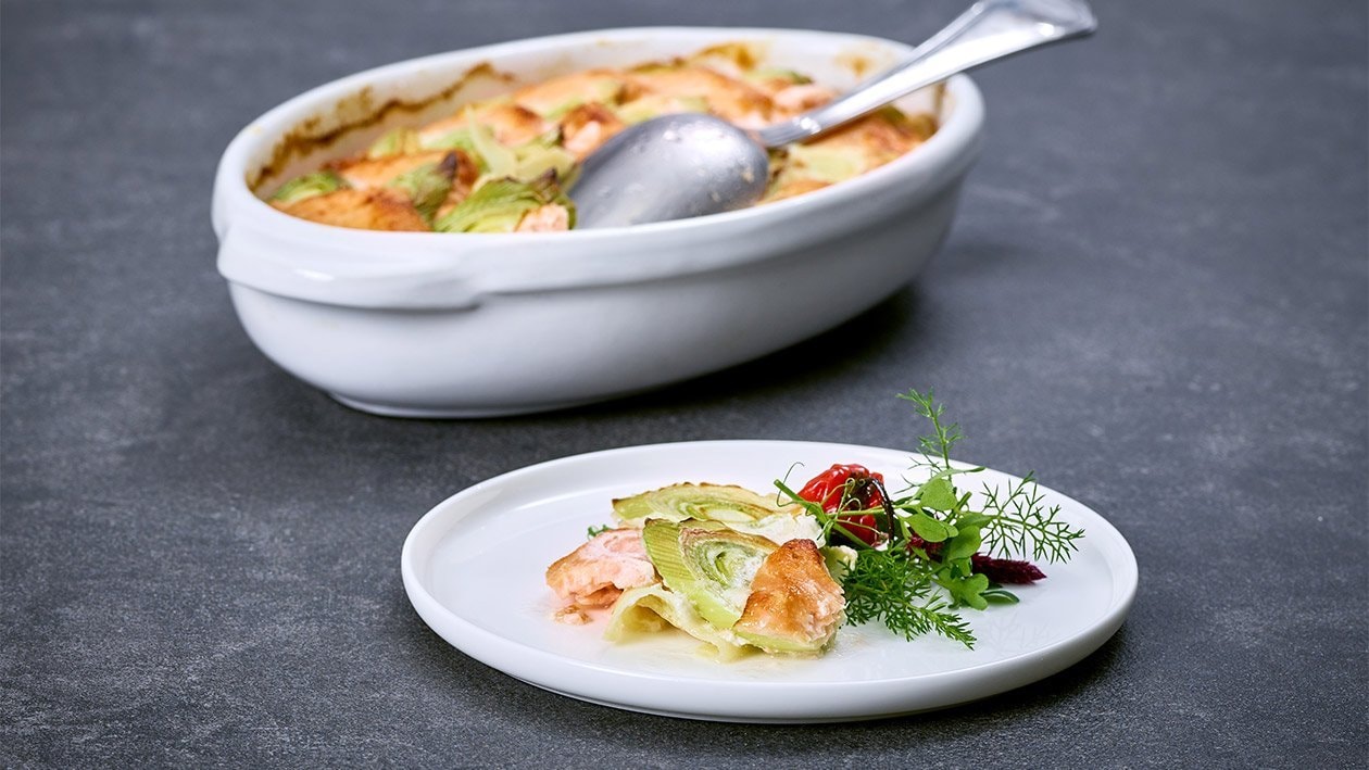 Lachs Lauch Gratin: Lachsfilet und Lauch in Sauce gratiniert