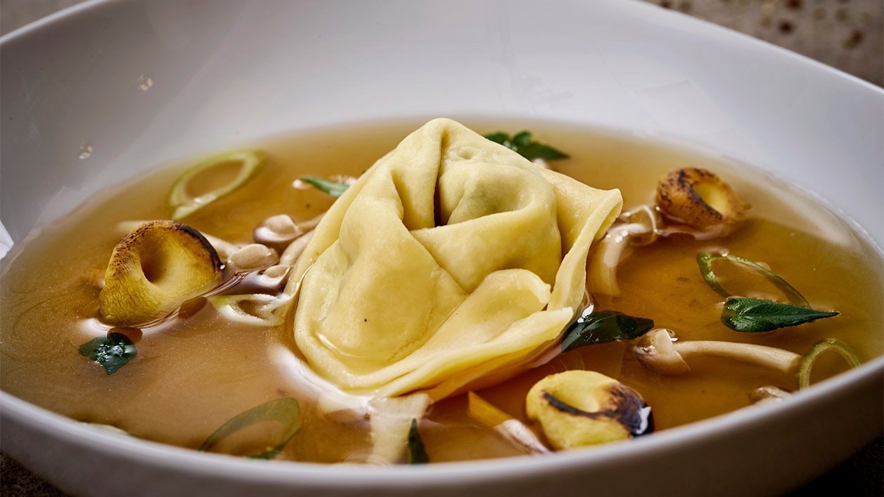 Pilzbouillons mit Tortellini –  