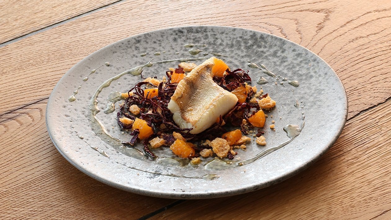 Zander mit frittiertem Rotkohl – Zander mit frittiertem Rotkohl –