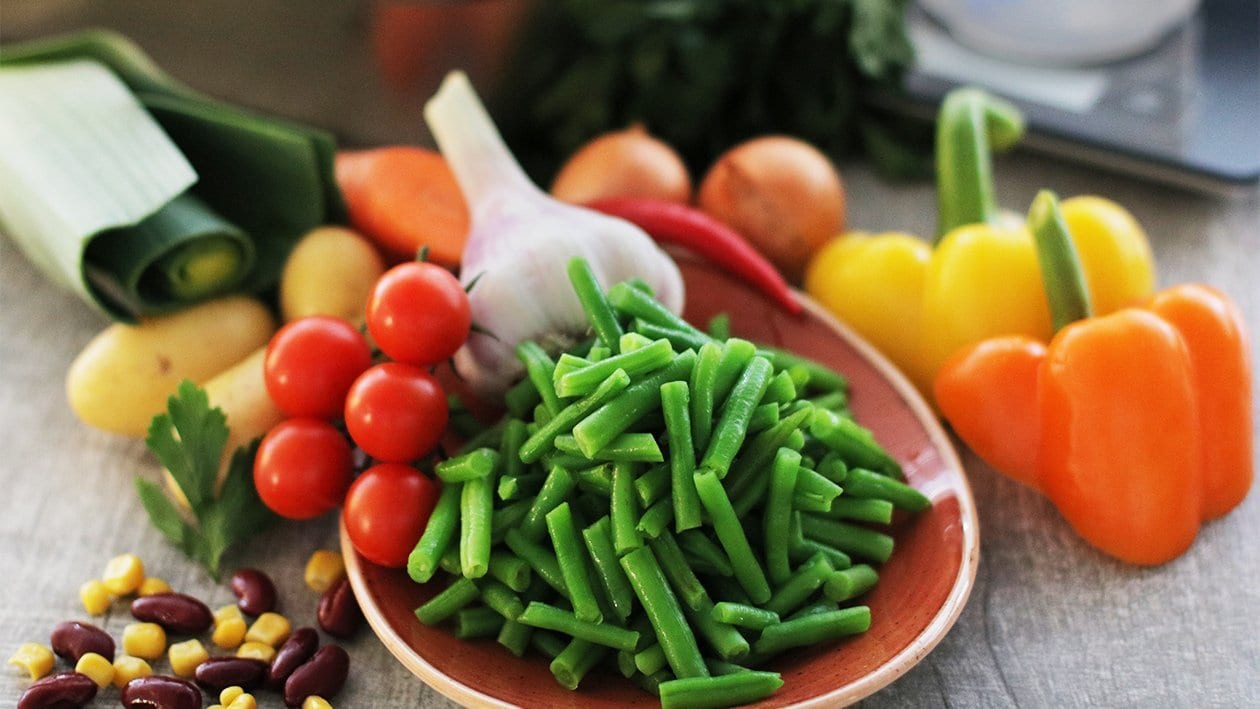 Grüne Bohneneintopf mit Tomate, Mais und Kidneybohnen –  