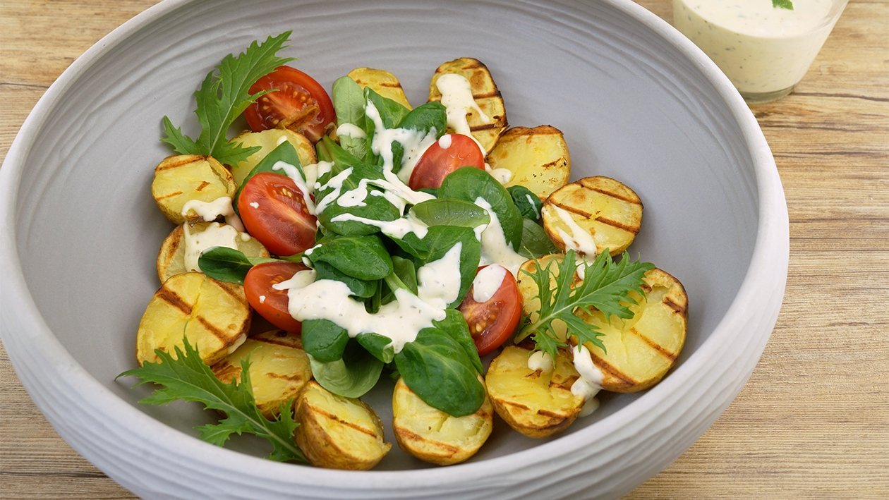 Hellmann´s Grillkartoffeln - Feldsalat - Tomate dazu Senf Kräuter Dressing Hellmann´s Grillkartoffeln - Feldsalat - Tomate dazu Senf Kräuter Dressing