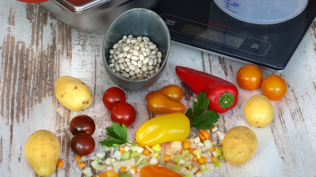Weiße Bohneneintopf mit Tomate und Paprika