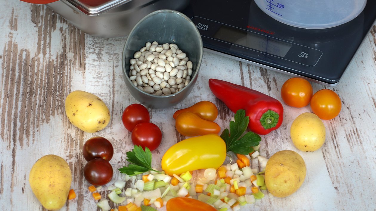 Weiße Bohneneintopf mit Tomate und Paprika –  