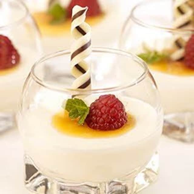 Panna Cotta mit griechischem Joghurt Panna Cotta mit griechischem Joghurt