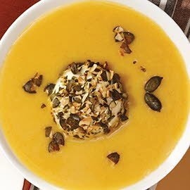 Kartoffel-Kürbiscremesuppe mit Sternanis und Marillen-Topfenknödel Kartoffel-Kürbiscremesuppe mit Sternanis und Marillen-Topfenknödel