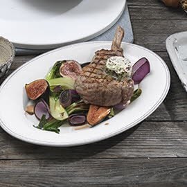 Gegrillte Kalbskotlettes mit Senfkohl Gegrillte Kalbskotlettes mit Senfkohl