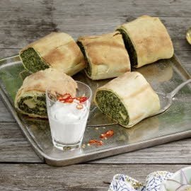 Gegrillte Spinat-Strudel mit Dip Gegrillte Spinat-Strudel mit Dip