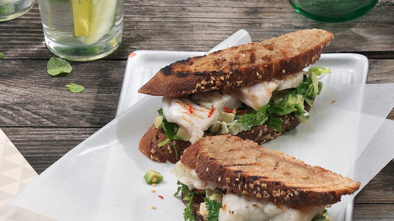 Sandwich mit gerilltem Seeteufel-Medaillons – Sandwich mit gerilltem Seeteufel-Medaillons –