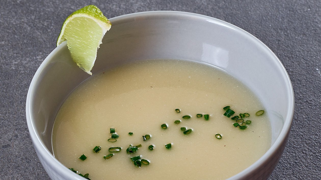 Blumenkohl Creme Suppe mit Kokosnuss Blumenkohl Creme Suppe mit Kokosnuss