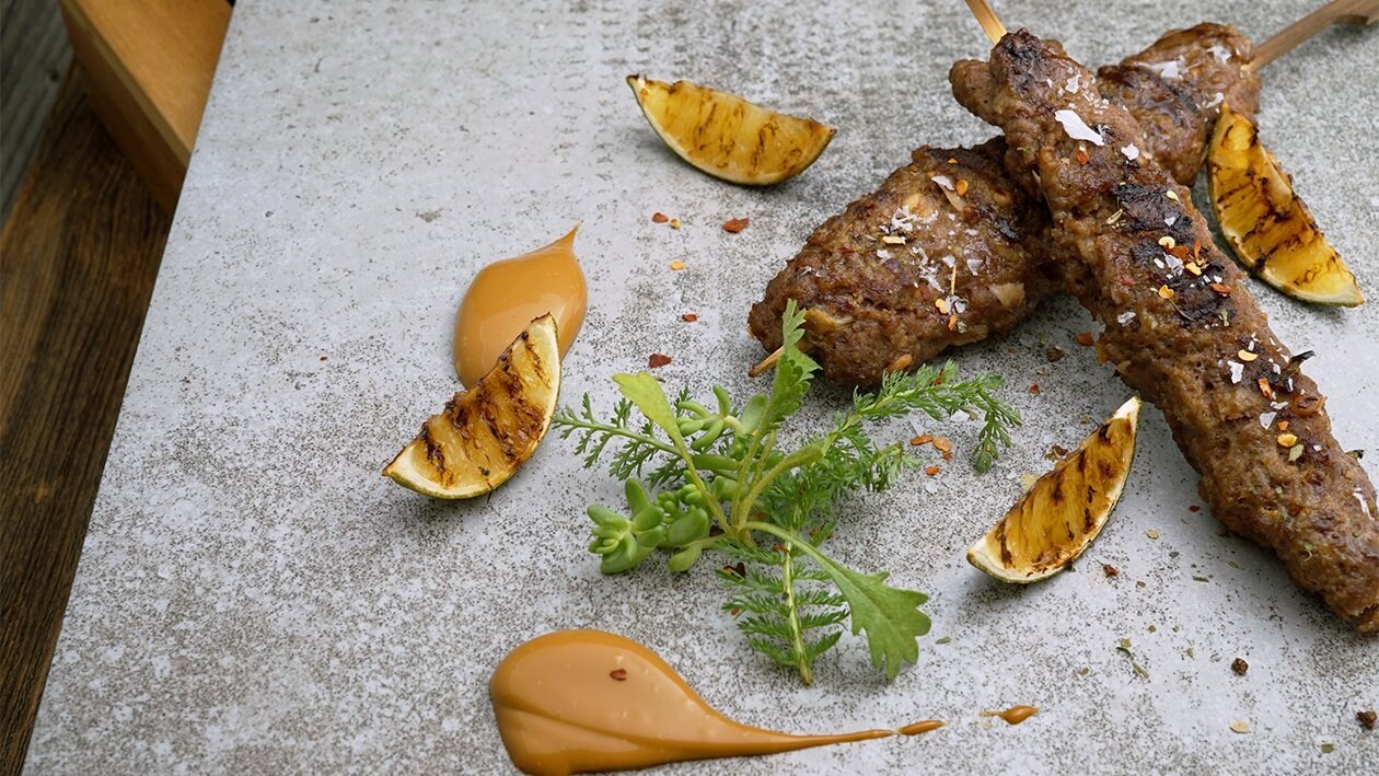 Rindfleisch - Kokos Sate Speiße mit Curry - Limetten Mayo Rindfleisch - Kokos Sate Speiße mit Curry - Limetten Mayo