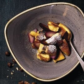 Haselnüsse, Rotwein, Birnen, Schmarren