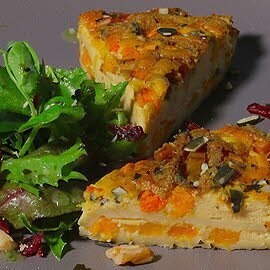 Kürbistarte/ Wildkräutersalat/Birne Kürbistarte/ Wildkräutersalat/Birne