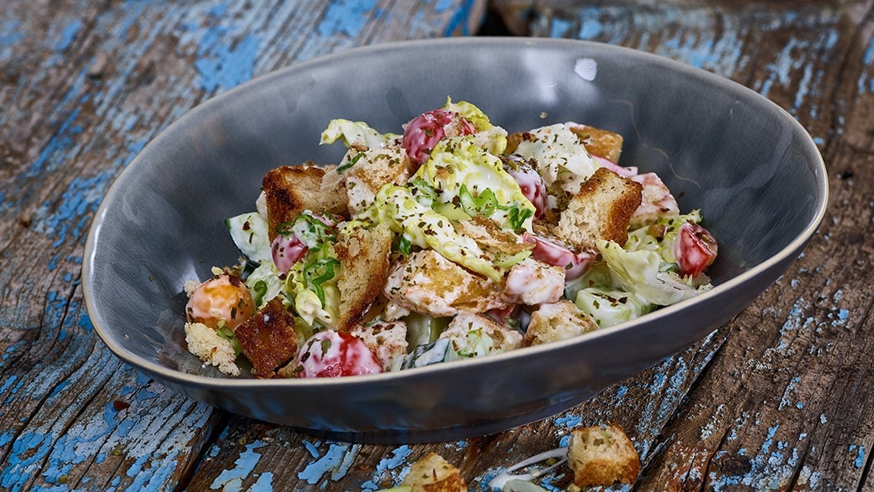 Fatoush mit Gurke, Römersalat und Joghurtdressing –  
