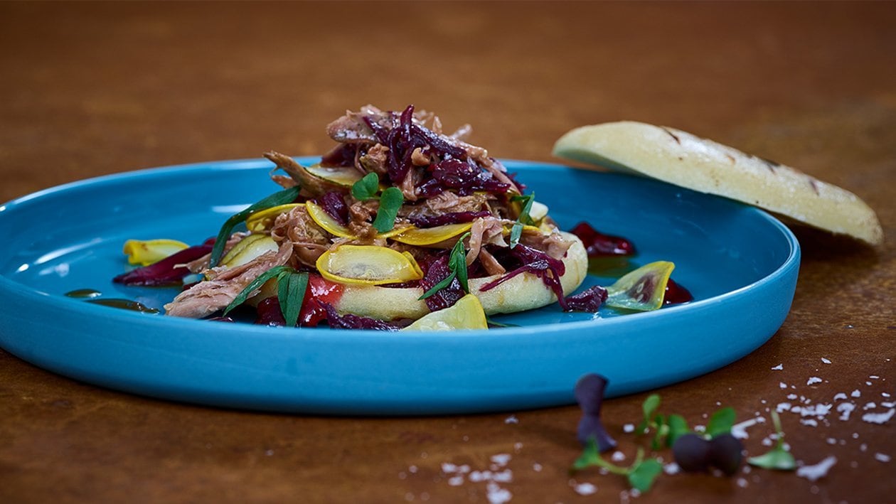 Pulled Truthahn mit Rotkrautsalat und Preiselbeer-Mayonnaise – Pulled Truthahn mit Rotkrautsalat und Preiselbeer-Mayonnaise –