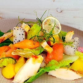 Chili Lime Hähnchenbrust mit fruchtigem Romanasalat Chili Lime Hähnchenbrust mit fruchtigem Romanasalat
