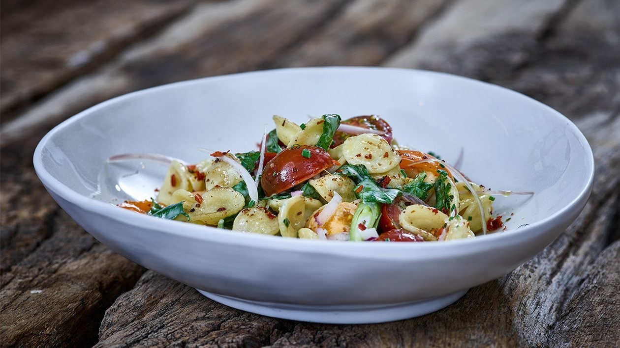 Orecchiette mit Mangold und Kirschtomaten –  