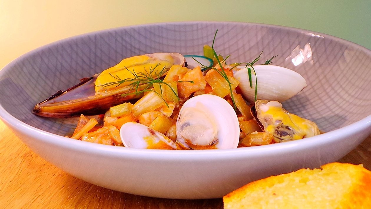 Bouillabaisse mit Crostini und Sauce Rouille –  