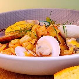 Bouillabaisse mit Crostini und Sauce Rouille Bouillabaisse mit Crostini und Sauce Rouille
