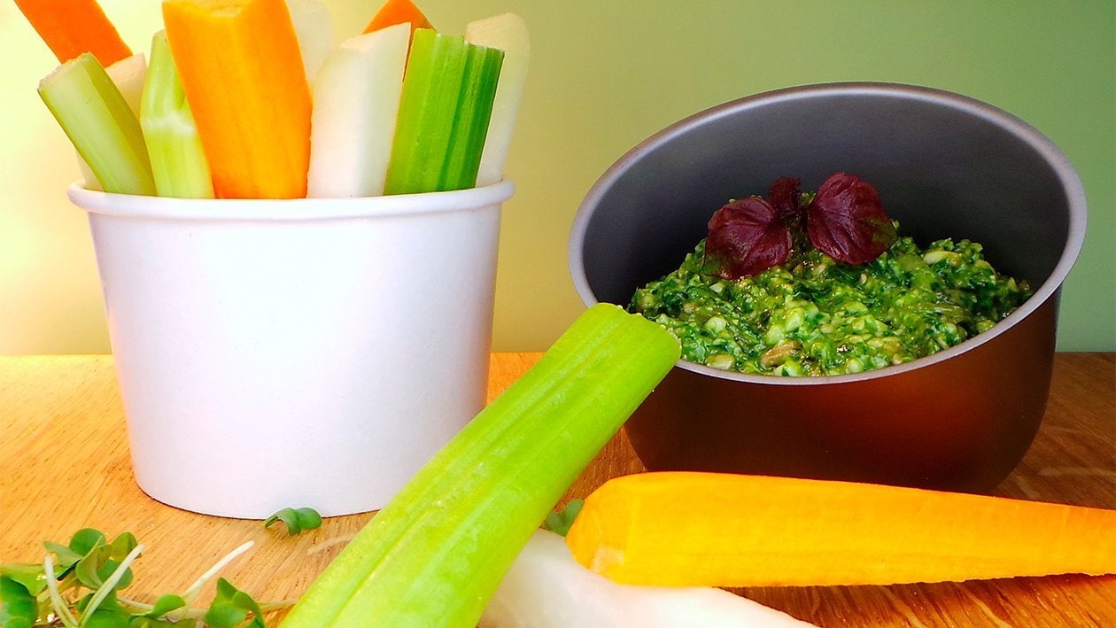 Veggie Sticks mit Mangold - Cashewkern - Pesto –  