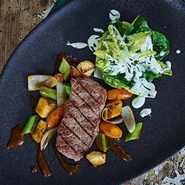 Asado vom Rind mit aromatisiertem Wurzelgemüse