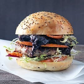 Hamburger mit Wildfleisch, Pilzen und Mandeln Hamburger mit Wildfleisch, Pilzen und Mandeln