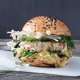 Hamburger mit geräuchertem Heilbutt und Kabeljau Hamburger mit geräuchertem Heilbutt und Kabeljau