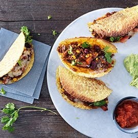 Tacos de maiz con carne Tacos de maiz con carne