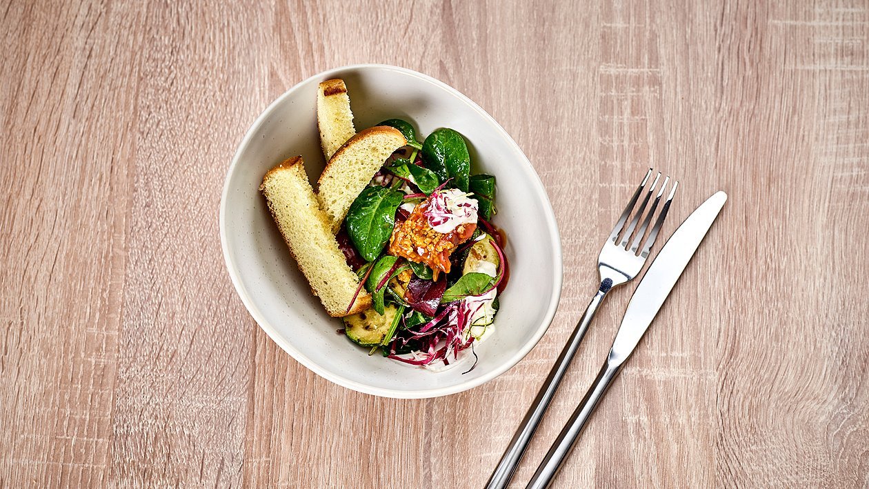 Süßkartoffel-Zucchini-Taboulé Bowl –  