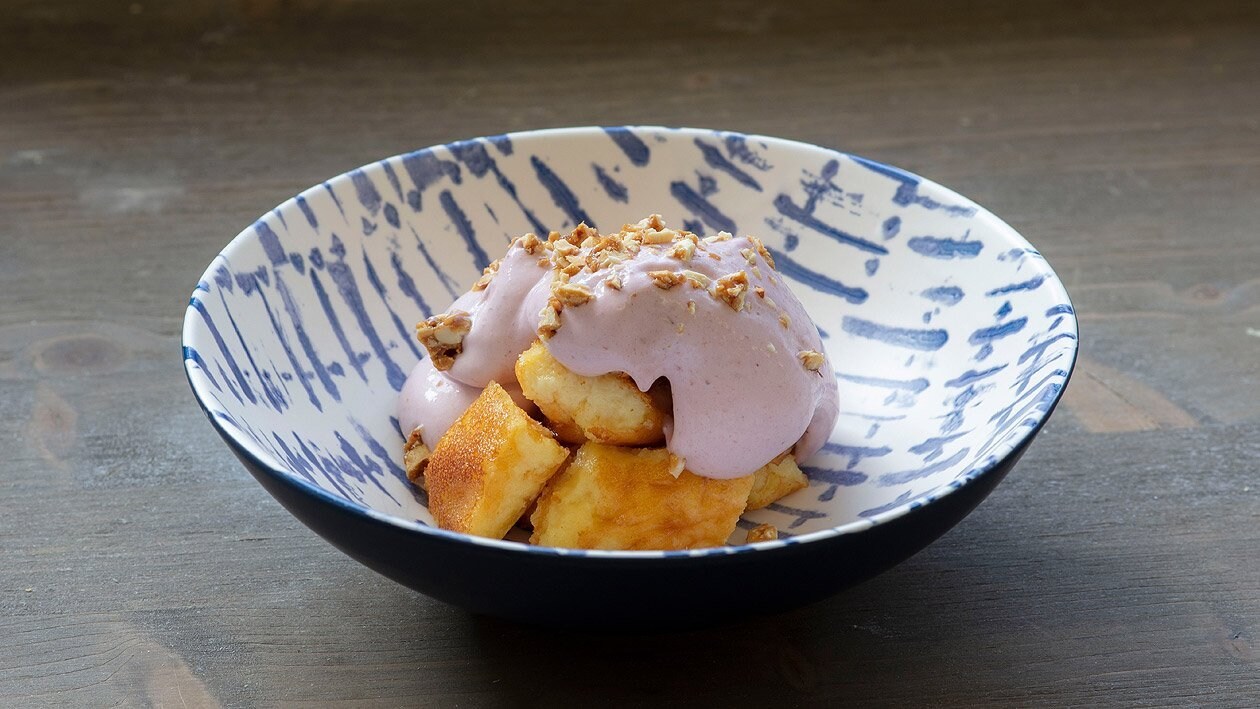 Kaiserschmarrn mit Beeren-Vanilleschaum, Karamell Crunch