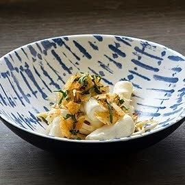 Schwarzwurzel à la Creme  mit Crêpes und Chips-Brösel Schwarzwurzel à la Creme  mit Crêpes und Chips-Brösel