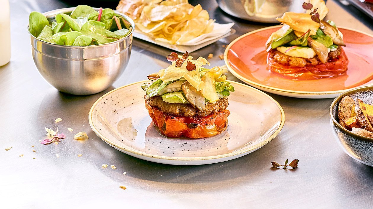 Tomaten Burger mit Pastinakencreme und Austernpilzen –  