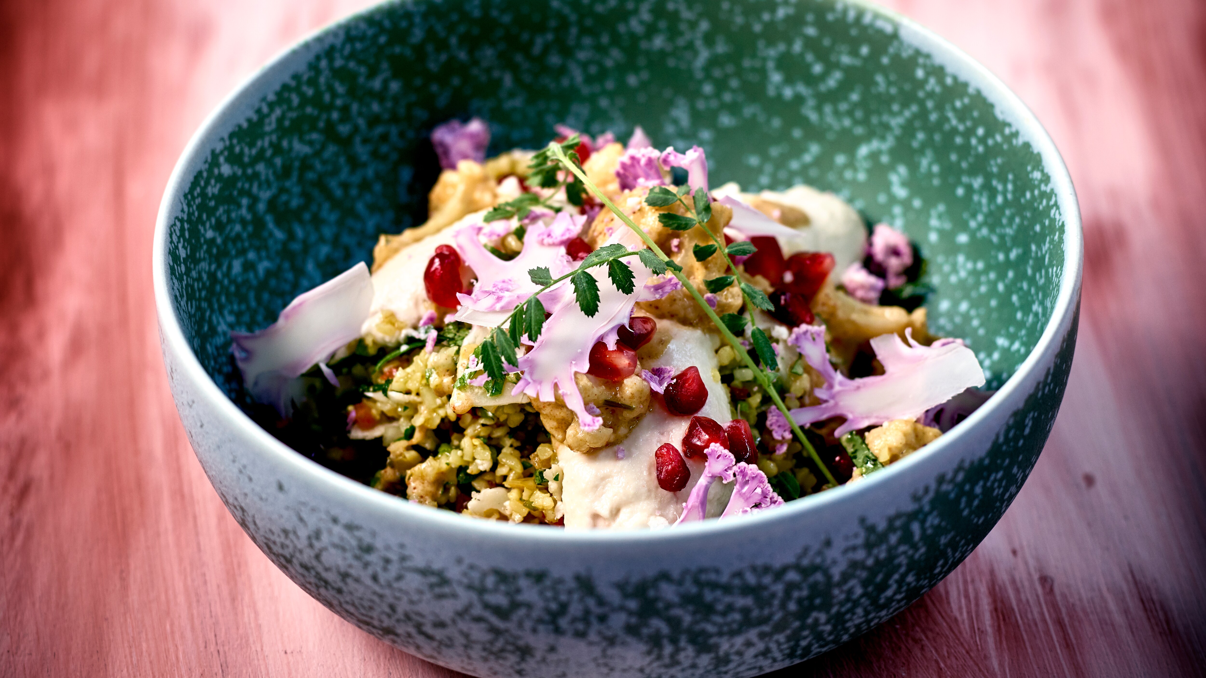 Bowl / Salat: Cauliflower / Taboulé / Hummus / Shawarma –  