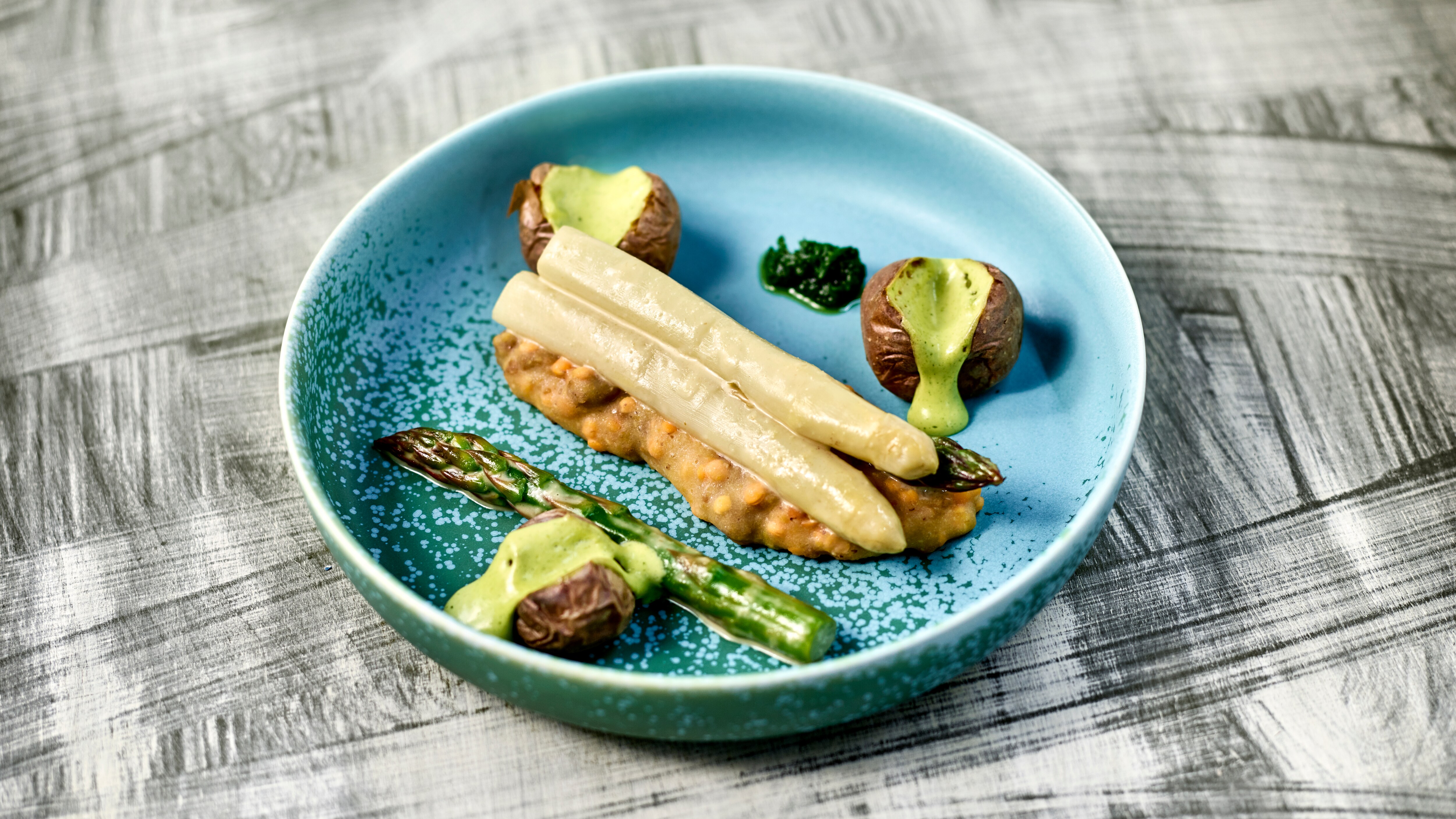 Spargel / Rote Linsen / NoMince / Citrus-Ingwer / Bärlauch / Kartoffeln / Hollandaise Spargel / Rote Linsen / NoMince / Citrus-Ingwer / Bärlauch / Kartoffeln / Hollandaise