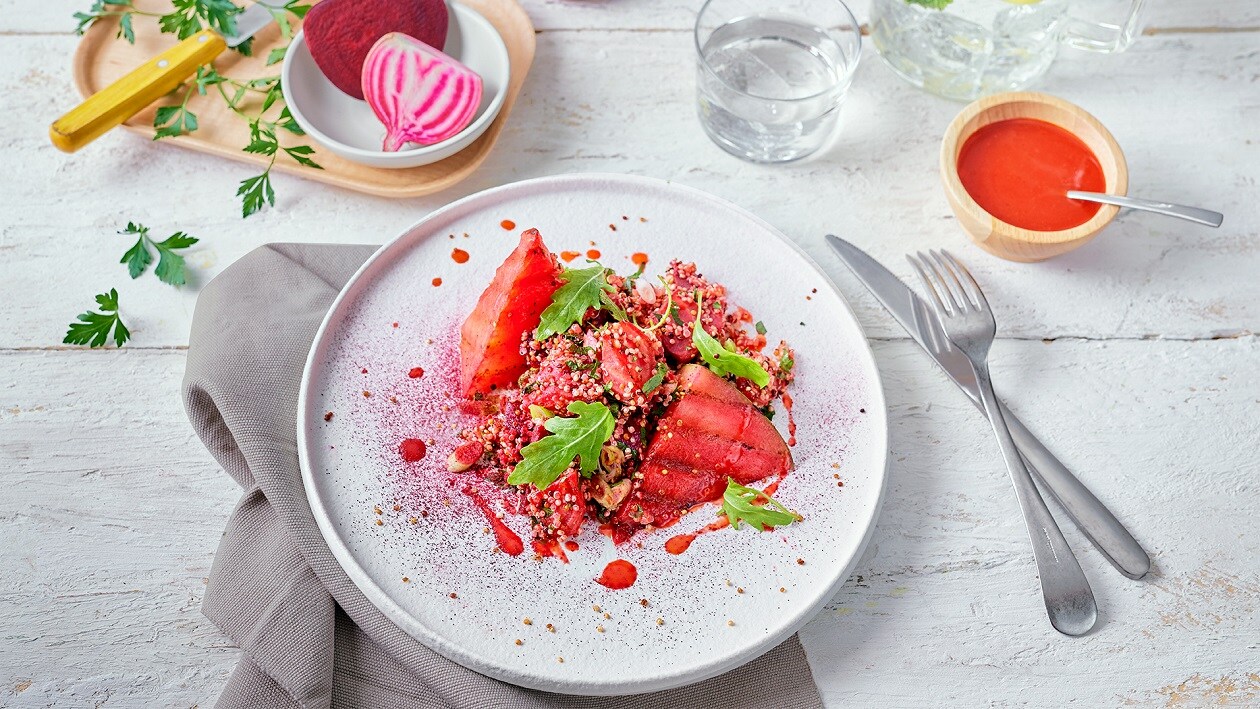 Gegrillte Wassermelone mit Tomaten Erdbeer Dressing