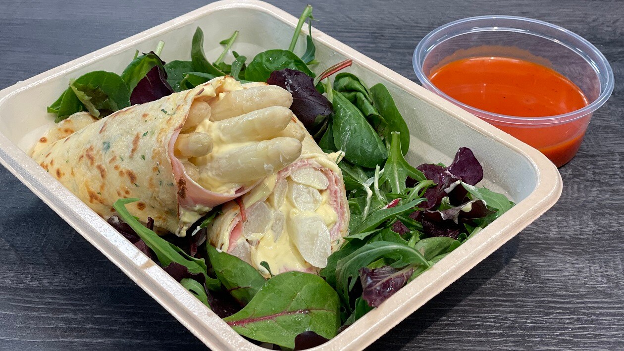 Frühlingssalat mit Spargel-Schinken-Crêpe – Frühlingssalat mit Spargel-Schinken-Crêpe –