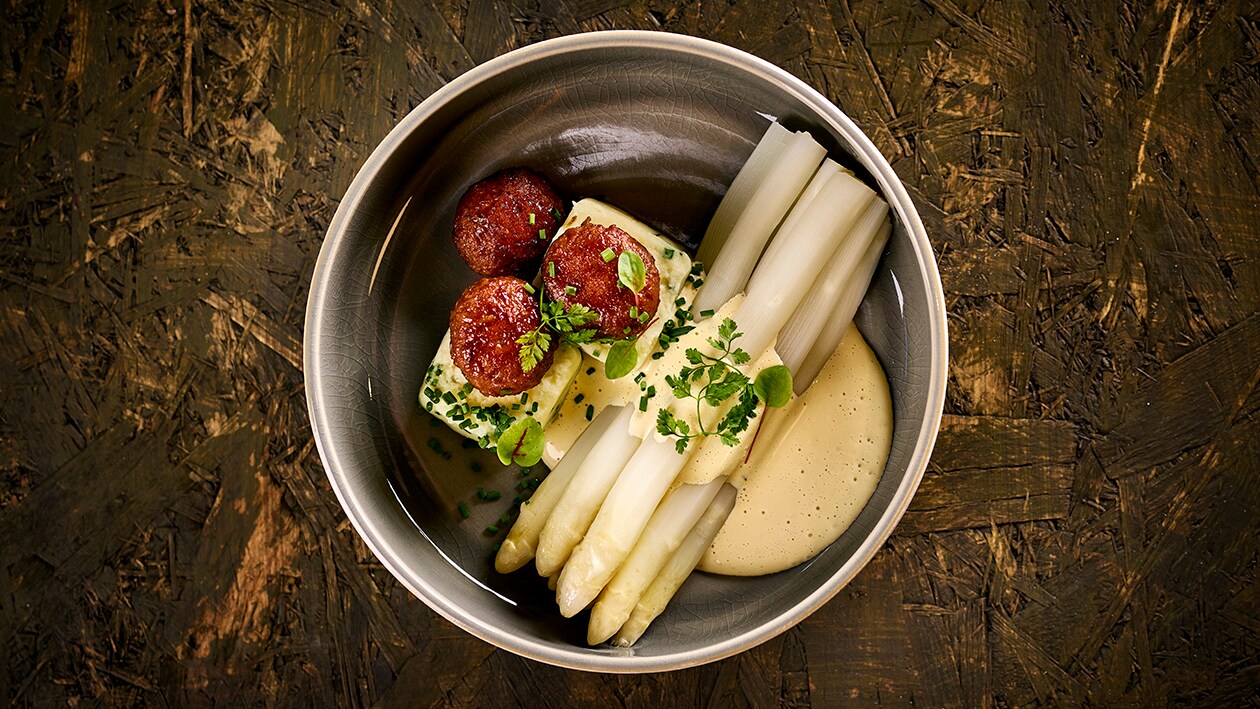 Spargel / No Meatballs / Kartoffelpüree / Limonen-Meerrettich Hollandaise – Spargel / No Meatballs / Kartoffelpüree / Limonen-Meerrettich Hollandaise –